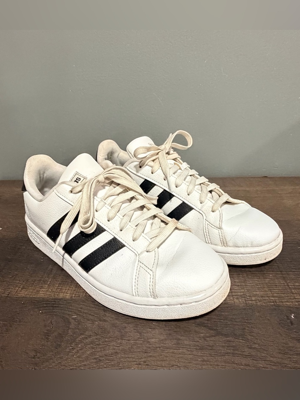 Women’s Adidas Coludfoam Comfort Low-Top Sneakers